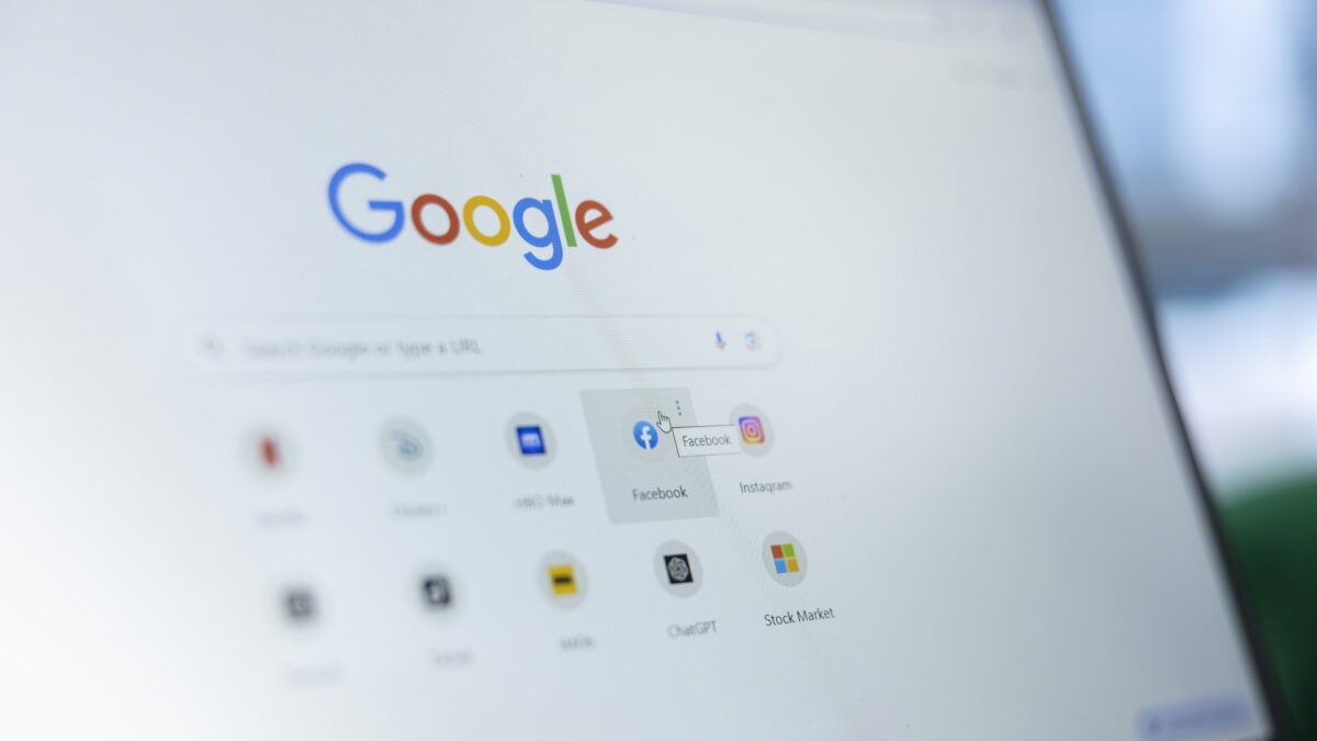 Google AI Overviews en France : comment savoir si votre site y est visible ?